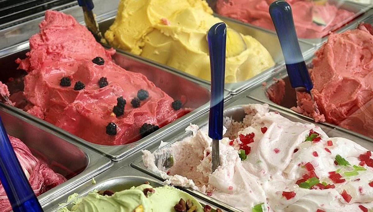 Anne sütü dondurma satılıyor