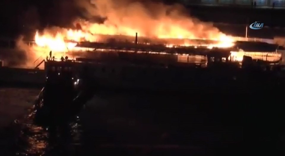 Moskova’da dev eğlence gemisinde yangın - 2