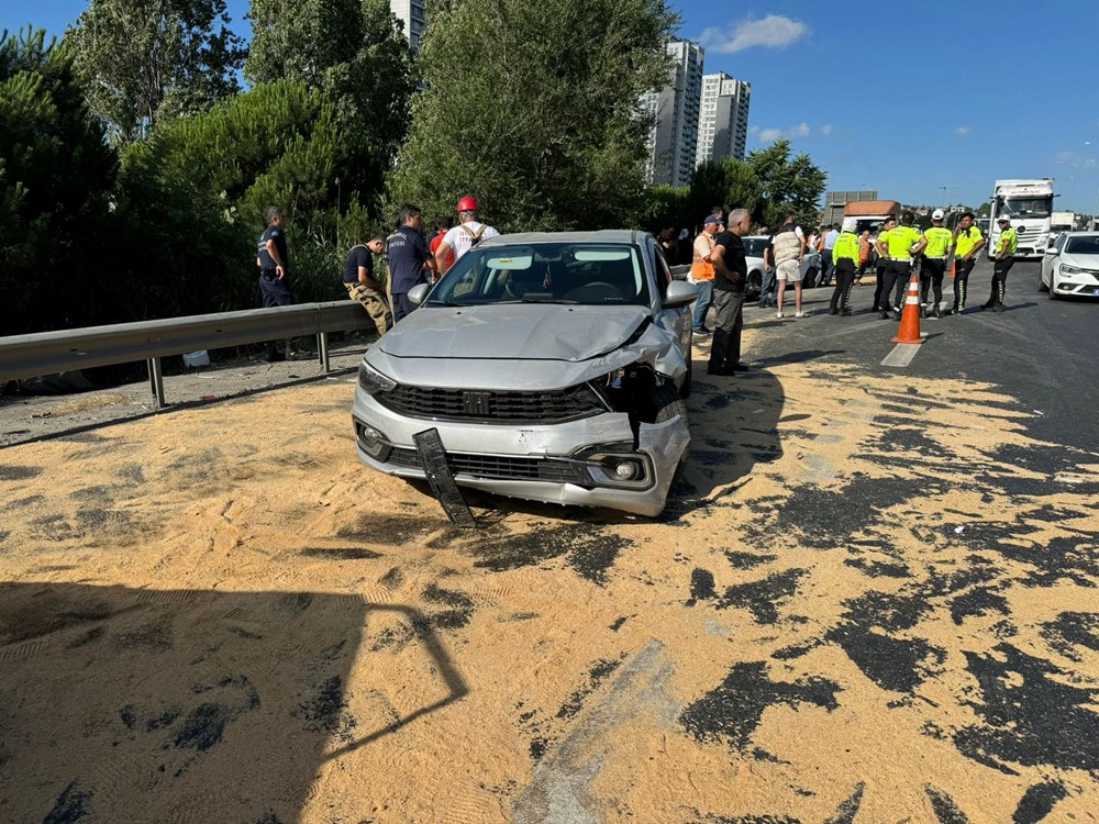 TEM Otoyolu'nda 15 araç birbirine girdi: Yaralılar var - 17