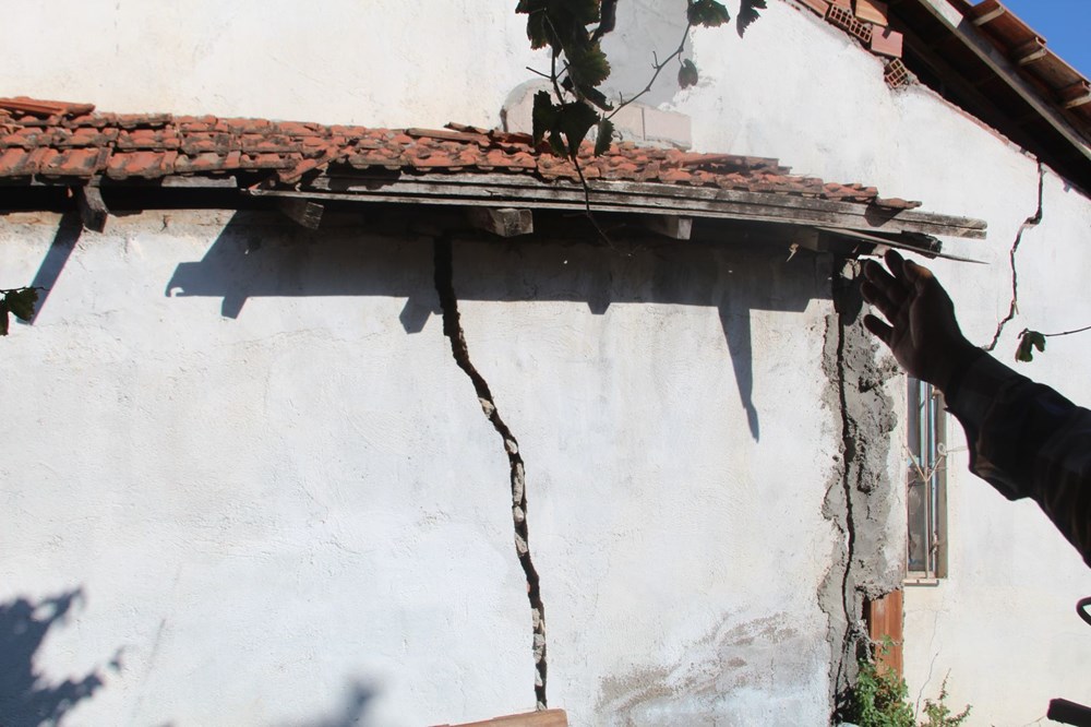 Çeyrek asır önce doldurulan zemine yapılan evlerde diken üzerinde hayatlar - 12