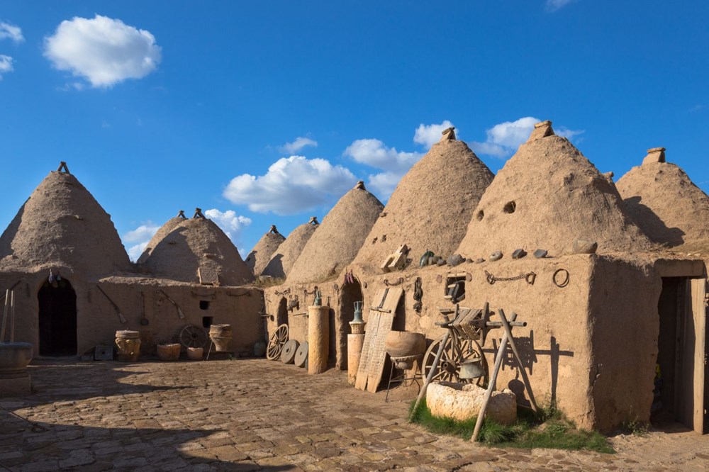 Harran's historical cupolas with their unique architecture - 1