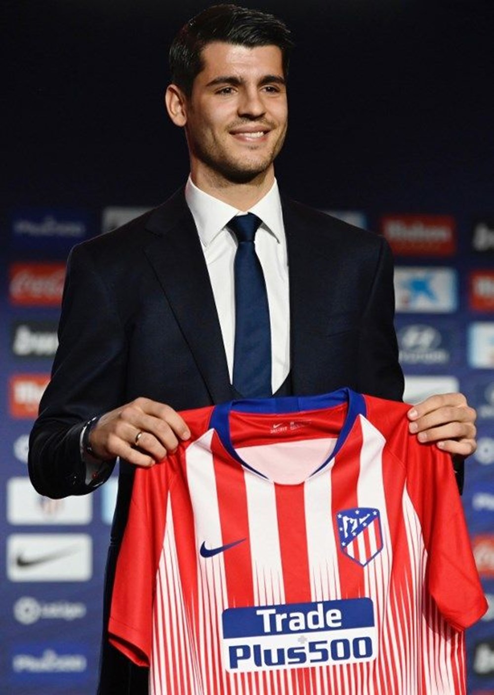 Nilgün Belgün takipçilerini geçmişe götürdü: Bu fotoğraf Marmaris'te çekildi (Ünlülerin çocukluk ve gençlik halleri) - 417