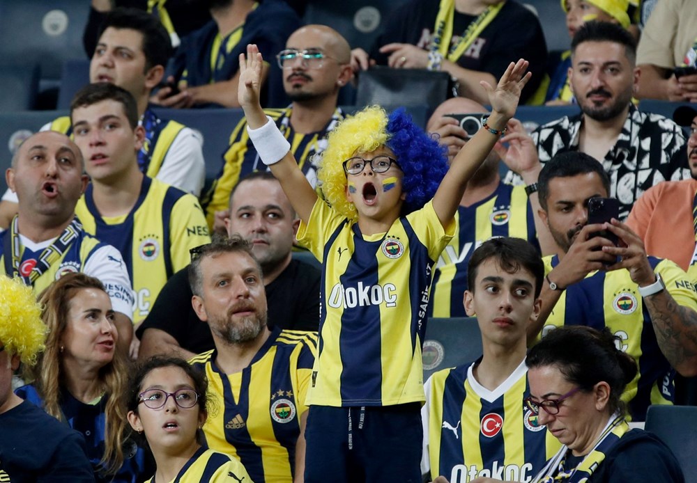 Fenerbahçe Avrupa Ligi'ne galibiyetle başladı: Kadıköy'de 3 gol 2 kırmızı kart! - 11