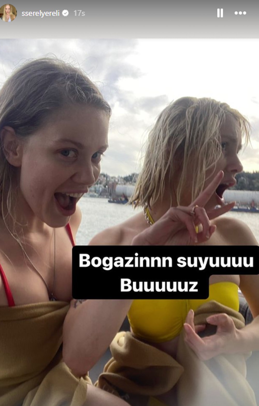 Aleyna Tilki ve Serel Yereli Boğaz'da yüzdü - 2