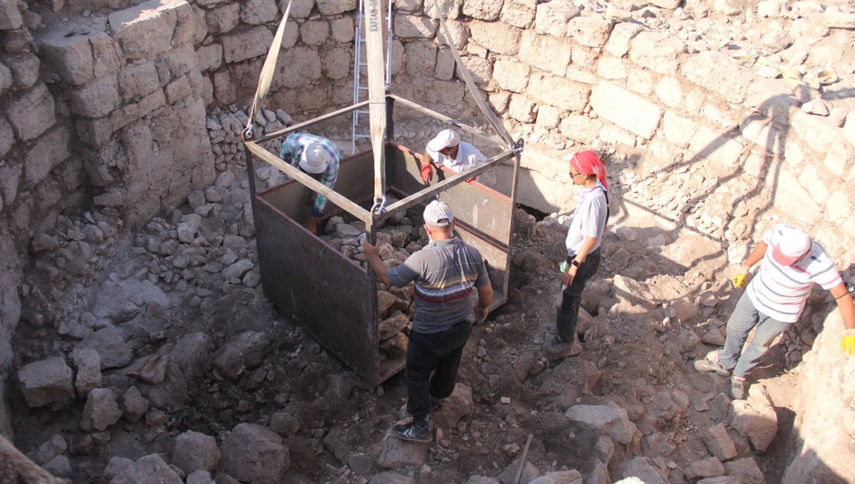 Mersin Soli Pompeiopolis Antik Kenti'nde Aratos’un anıt mezarında ‘dromos’a ulaşıldı