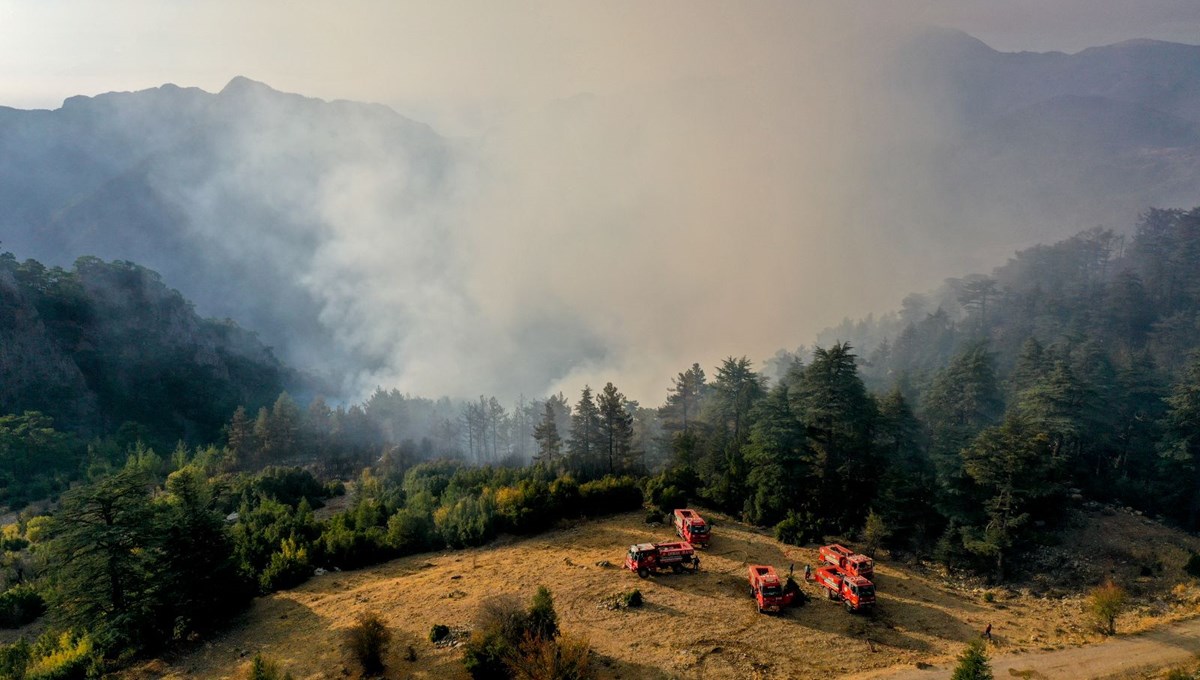Antalya Kemer'deki orman yangını kontrol altına alındı