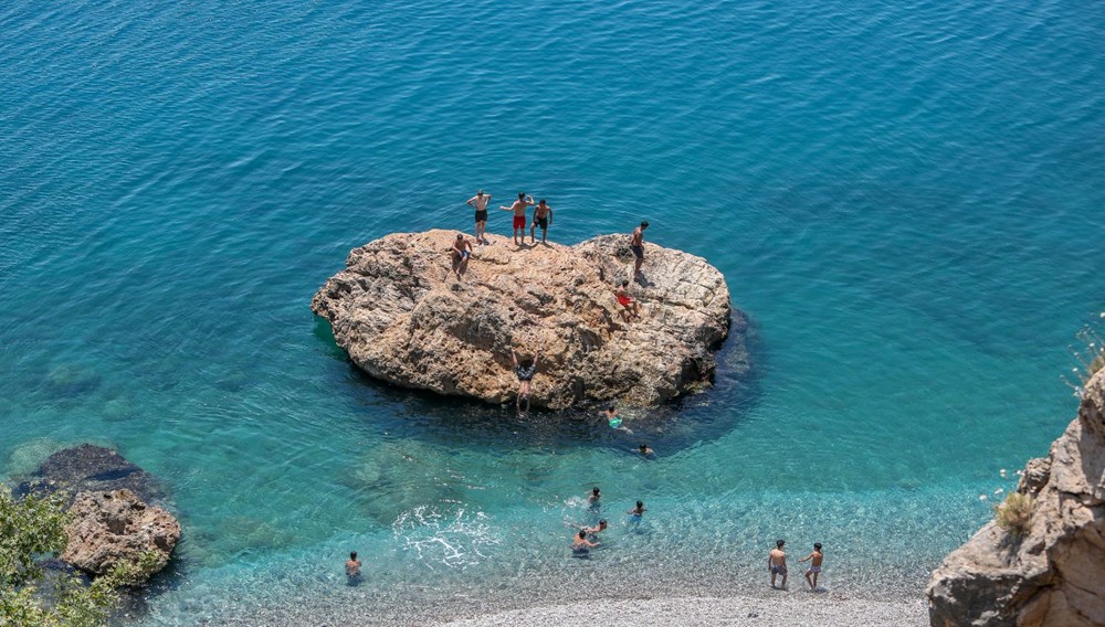 mJ9jUpV1z0CTXCFJCTf0 g