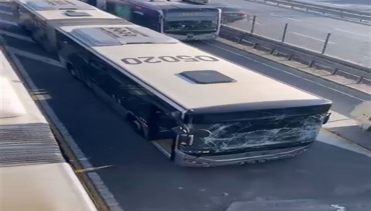 İstanbul'da metrobüs kazası İstanbul'da metrobüs kazası