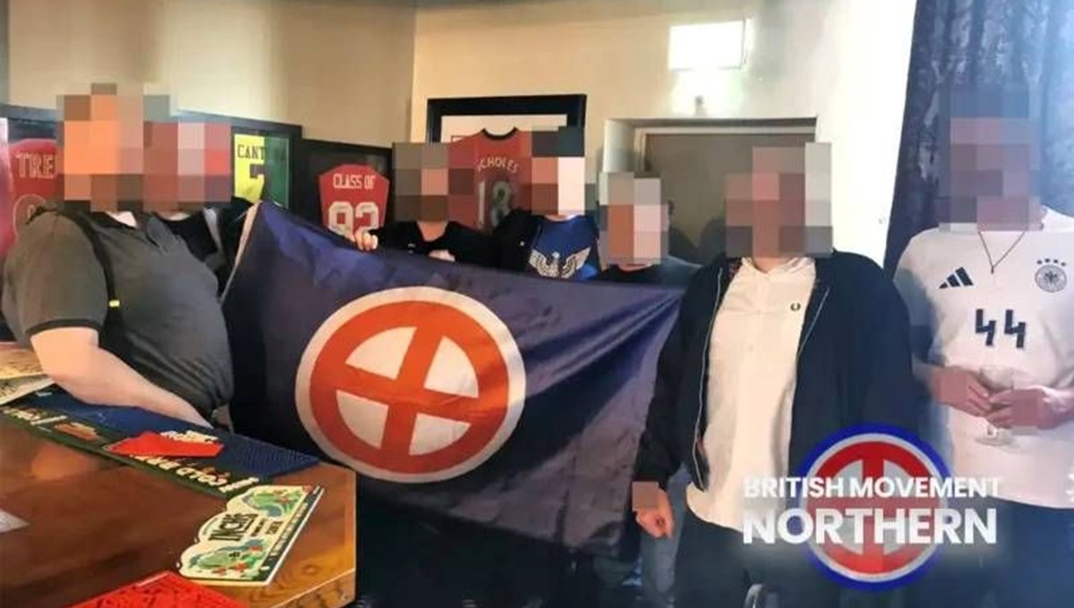Hitler'e doğum günü kutlaması: 9 gözaltı Hitler'e doğum günü kutlaması: 9 gözaltı