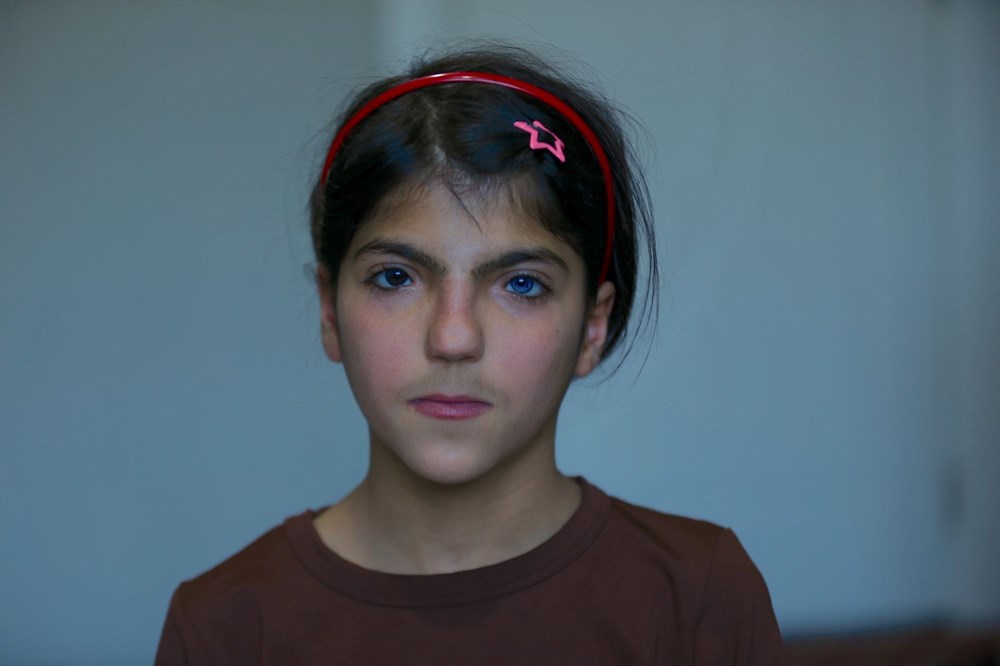 Görenler fotoğraf çektiriyor: Biri mavi biri siyah gözlü kardeşler ilgi odağı oldu - 2