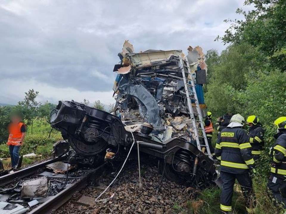 Çekya’da trenler çarpıştı: 3 can kaybı - 1