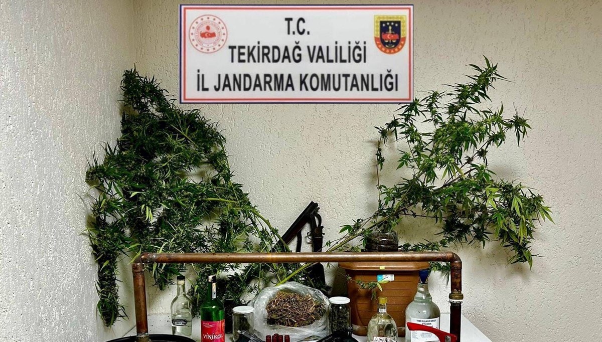 Tekirdağ’da uyuşturucu operasyonları: Çok sayıda madde ve ekipman ele geçirildi Tekirdağ’da uyuşturucu operasyonları: Çok sayıda madde ve ekipman ele geçirildi