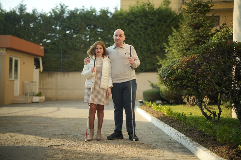 Görme engelli çift binlerce kişiye ilham oluyor: Sevginin engel tanımadığını kanıtlıyorlar - 8