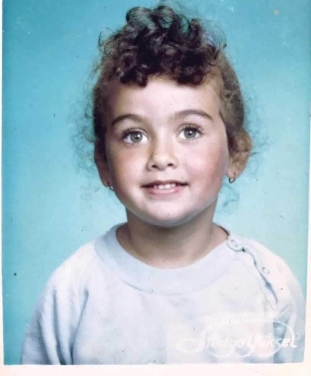 Dilan Çiçek Deniz geçmişe götürdü (Ünlülerin çocukluk ve gençlik halleri) - 44