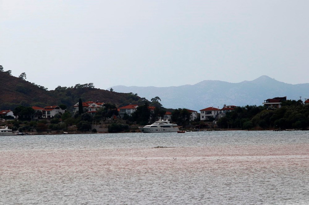 Fethiye'de yağış sonrası denizin rengi değişti - 3