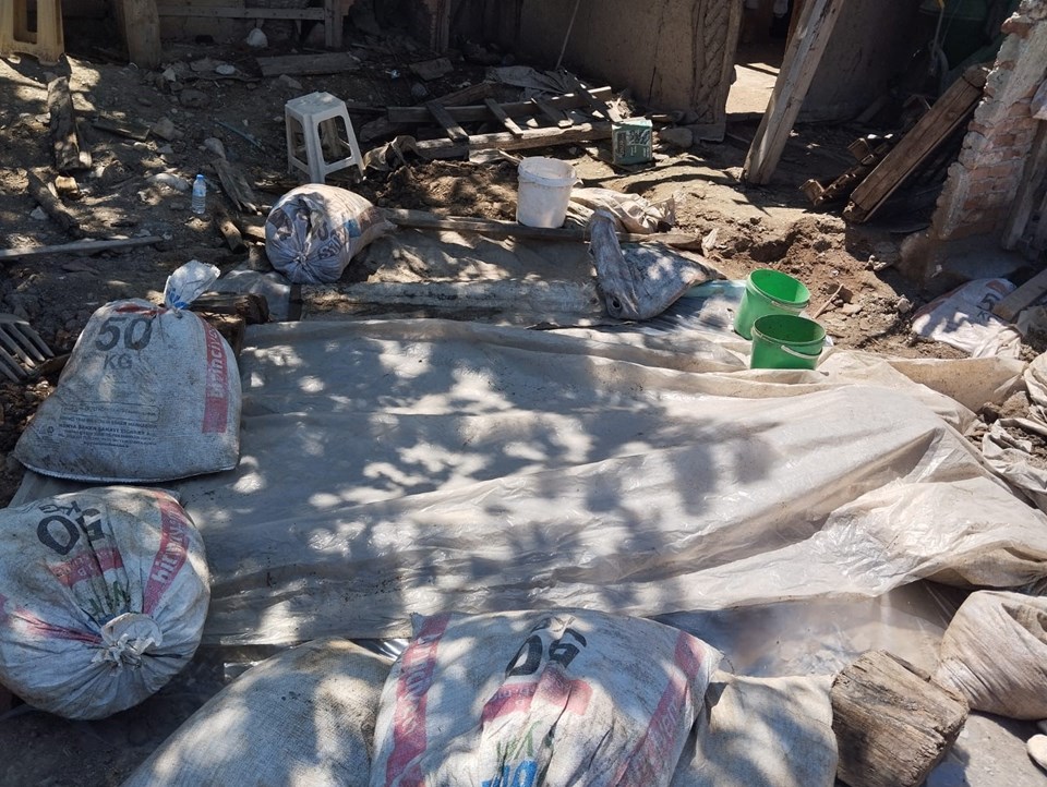 Kaçak kazı 2 bin yıllık Roma mozaiğini ortaya çıkarttı - 1