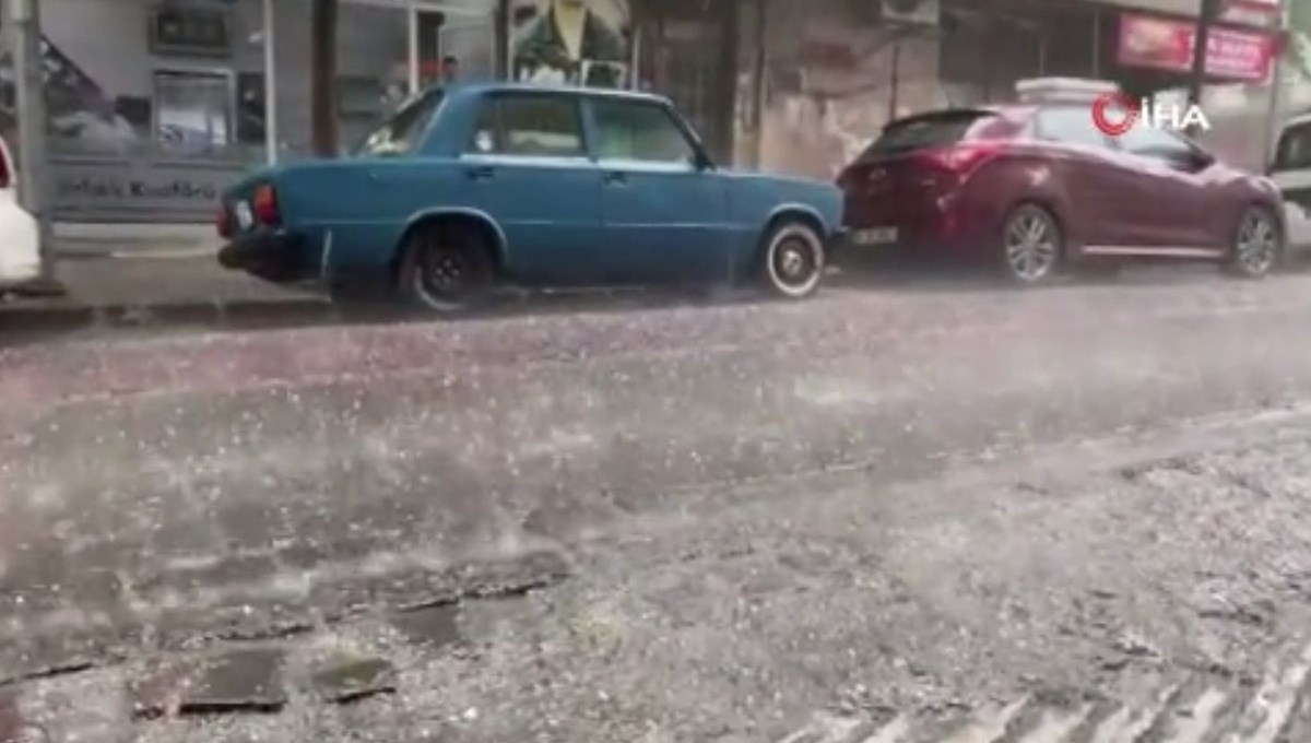 İstanbul'da kuvvetli yağmur: Yenibosna'da su baskını