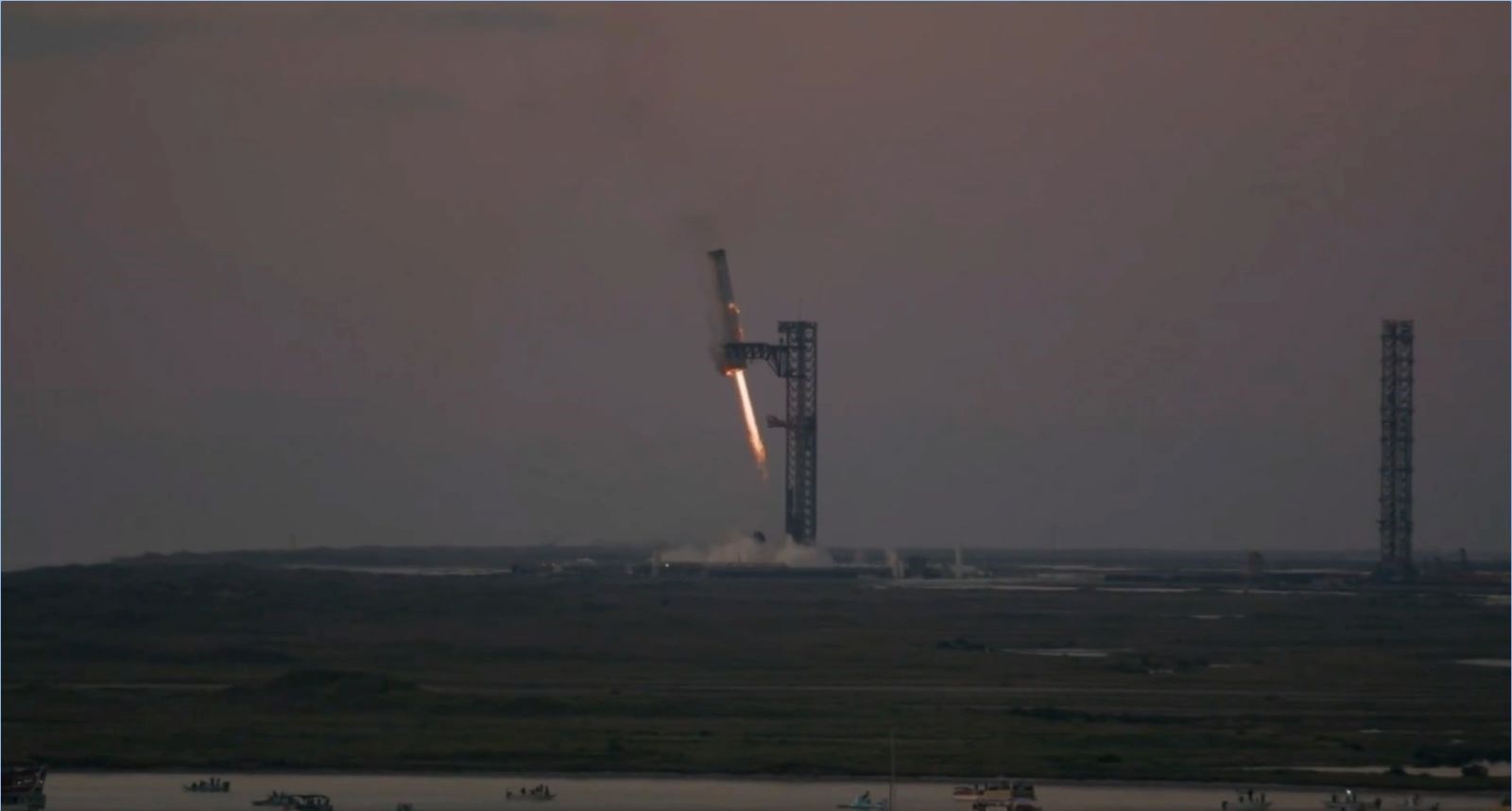 SpaceX, Starship roket güçlendiricisini iniş pistinde yakalamayı başardı - 7