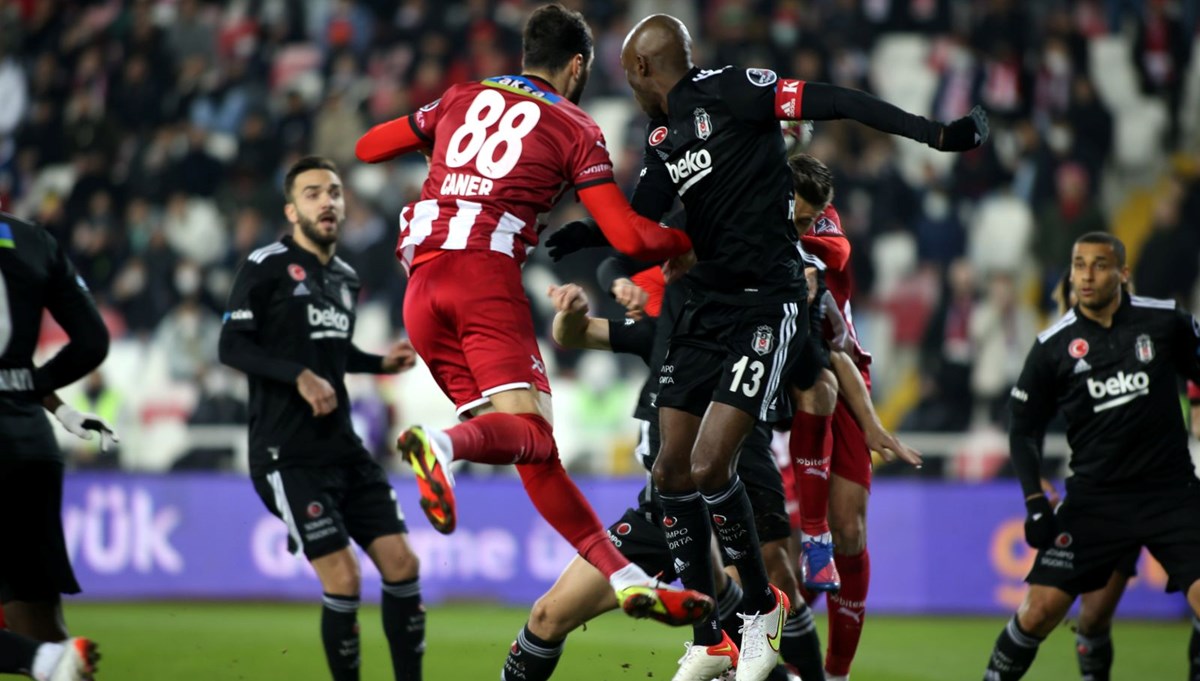 Beşiktaş Sivas deplasmanında 3 golle kazandı