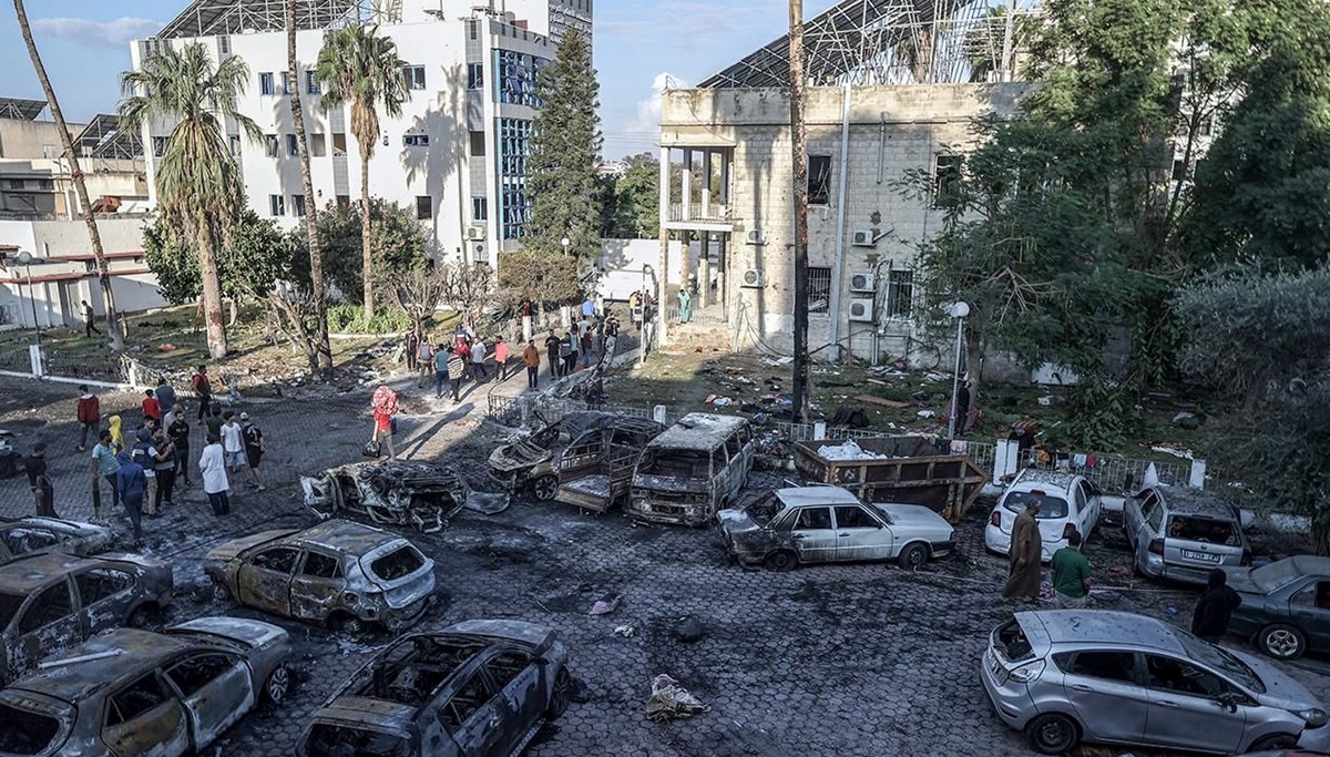Gazze'de hastaneler mezarlığa döndü Gazze'de hastaneler mezarlığa döndü