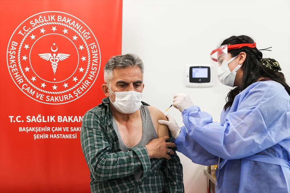 55 yaş ve üzeri vatandaşlar Covid-19'a karşı aşılanmaya başladı - 25