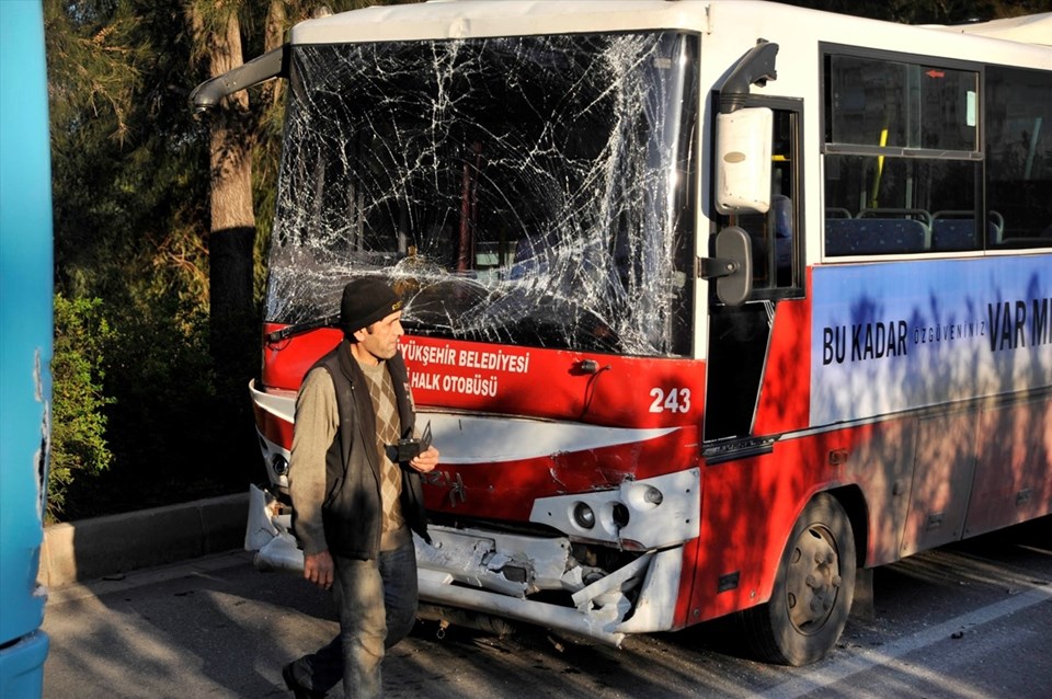 Antalya'da zincirleme kaza: 9 yaralı - 2