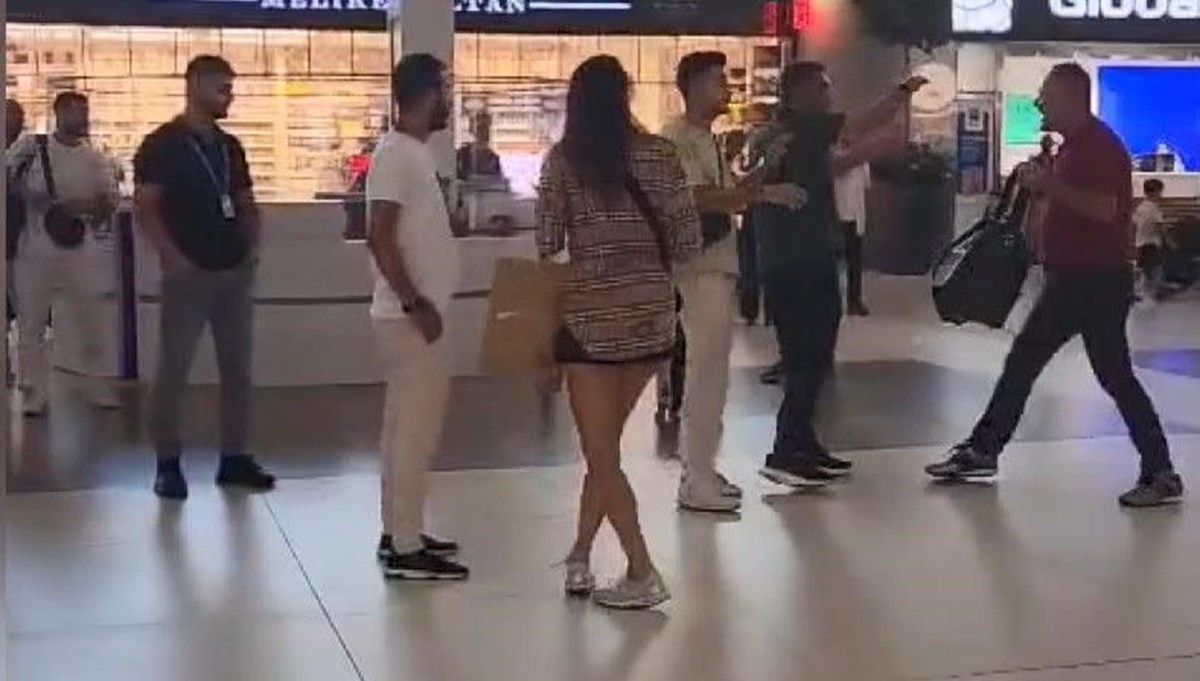 Eski eşini sevgilisiyle gördü, havalimanını birbirine kattı Eski eşini sevgilisiyle gördü, havalimanını birbirine kattı