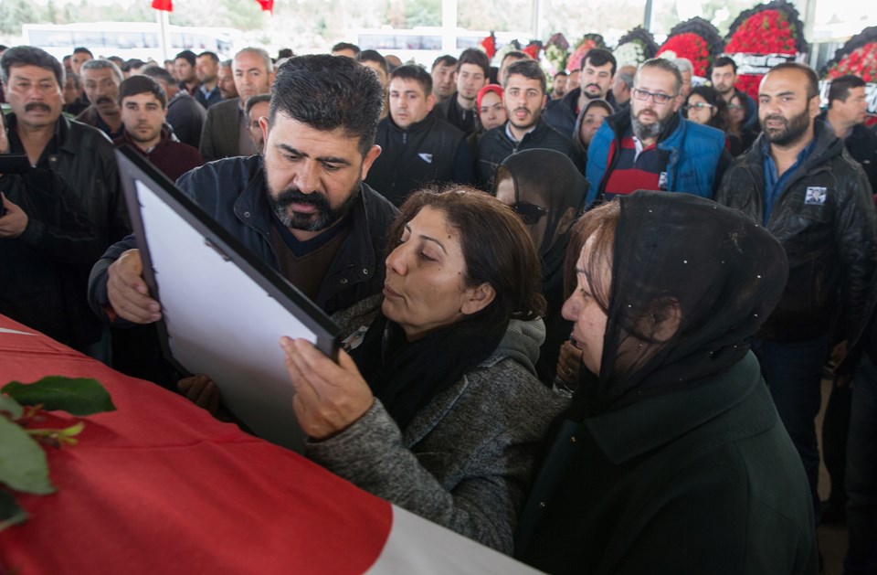 Ankara'daki saldırıda ölenlere gözyaşlarıyla uğurlama - 12