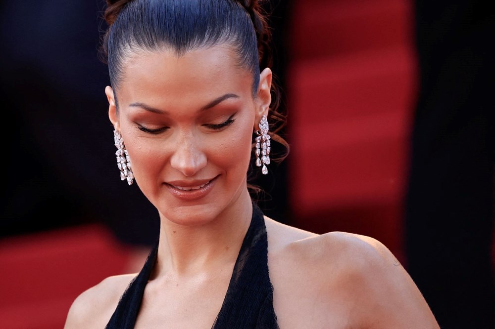 Filistin asıllı model Bella Hadid kefiye elbisesiyle Cannes'da - 6