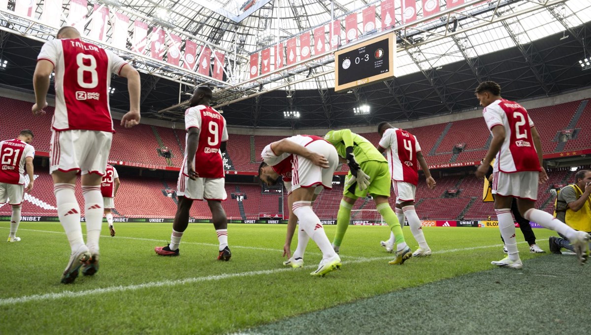 Yarıda kalan Ajax-Feyenoord maçı seyircisiz tamamlandı