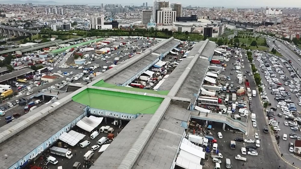 Kısıtlama sonrası Bayrampaşa Sebze ve Meyve Hali�nde yoğunluk devam