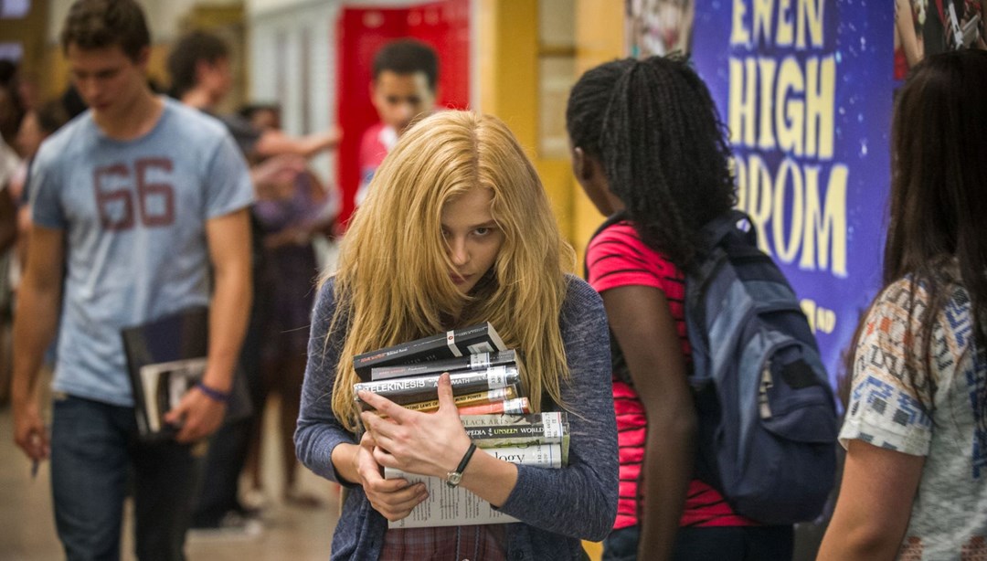Stephen King romanı Carrie dizi oluyor