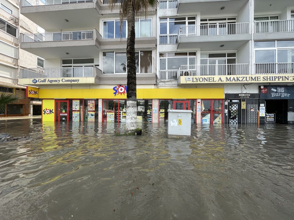 Deprem bölgesi İskenderun'da deniz bir kez daha taştı - 5