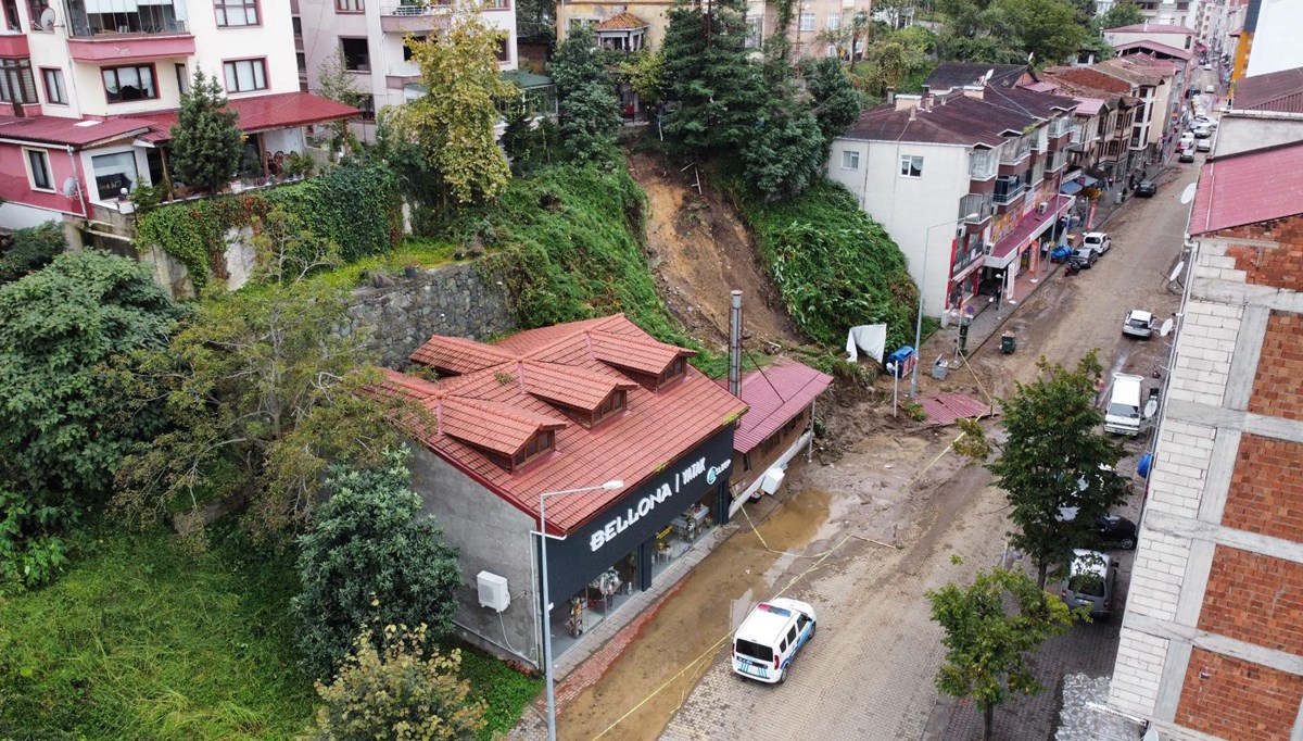 Trabzon'da su baskını ve heyelan: 16 kişi tahliye edildi