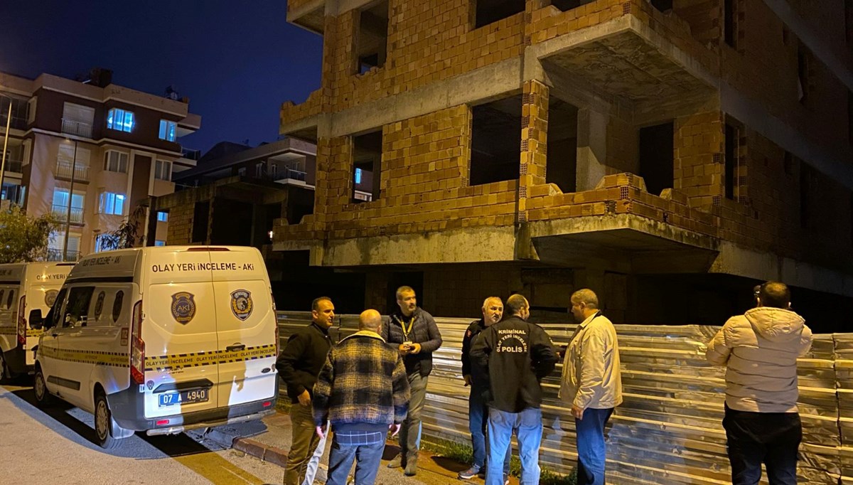 Antalya’da boş inşaatta tanınmayacak halde bir ceset bulundu Antalya’da boş inşaatta tanınmayacak halde bir ceset bulundu