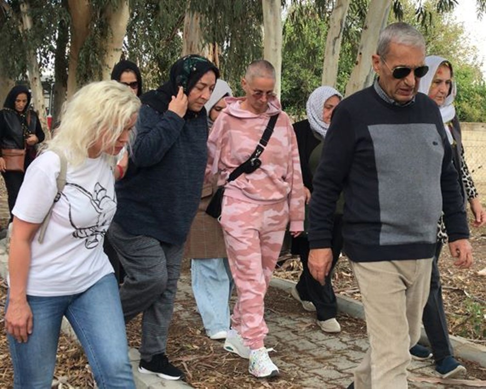 Binnur Kaya'nın babası son yolculuğuna uğurlandı - 1