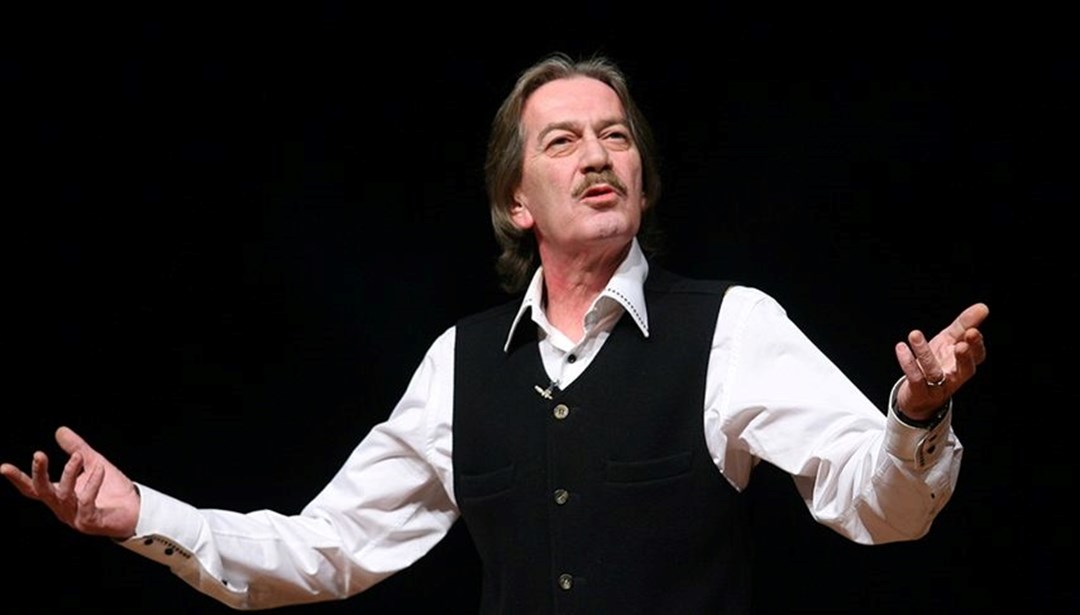 Türk tiyatrosunun yorulmayan kavuklusu Ferhan Şensoy anılıyor