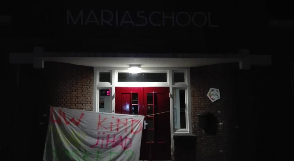 Hollanda'da camiyi ziyaret eden okula İslamofobik saldırı - 1