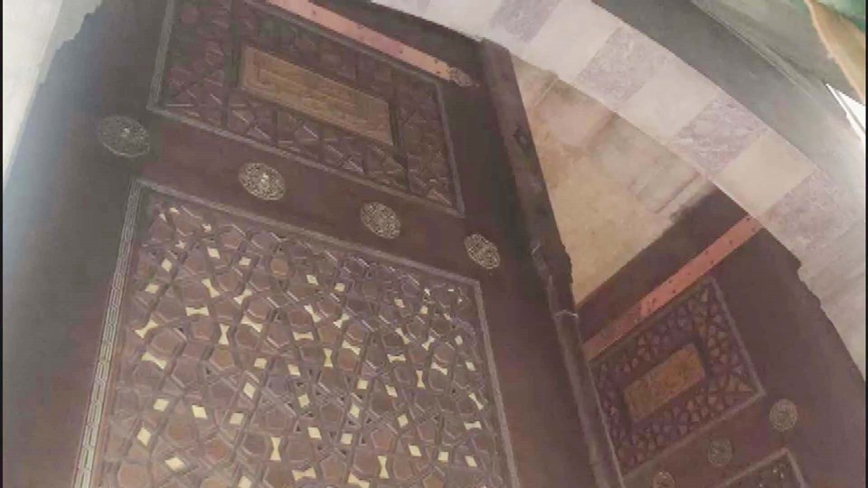 Süleymaniye Camii restorasyonunda hata: Kapıdaki ayetler ters konulmuş - 1