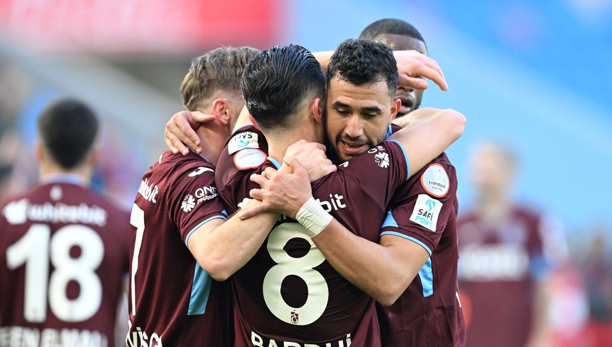 Trabzonspor, Türkiye Kupası'nda Başakşehir'i konuk ediyor: İlk 11'ler belli oldu Trabzonspor, Türkiye Kupası'nda Başakşehir'i konuk ediyor: İlk 11'ler belli oldu