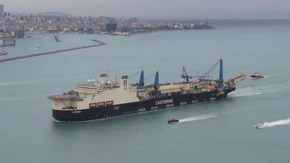 İstanbul Boğazı gemi trafiğine yeniden açıldı - 1