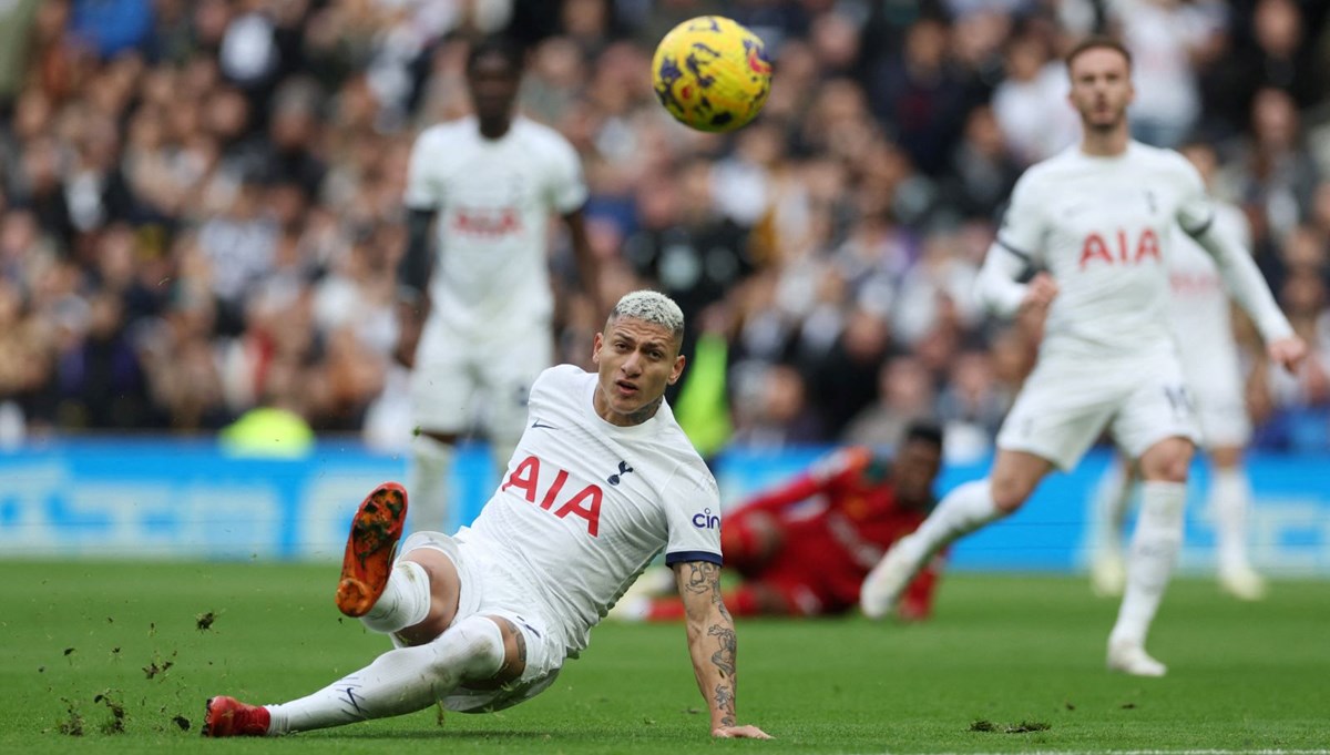 Tottenham'ın Brezilyalı yıldızı Richarlison yaklaşık 1 ay sahalardan uzak kalacak Tottenham'ın Brezilyalı yıldızı Richarlison yaklaşık 1 ay sahalardan uzak kalacak