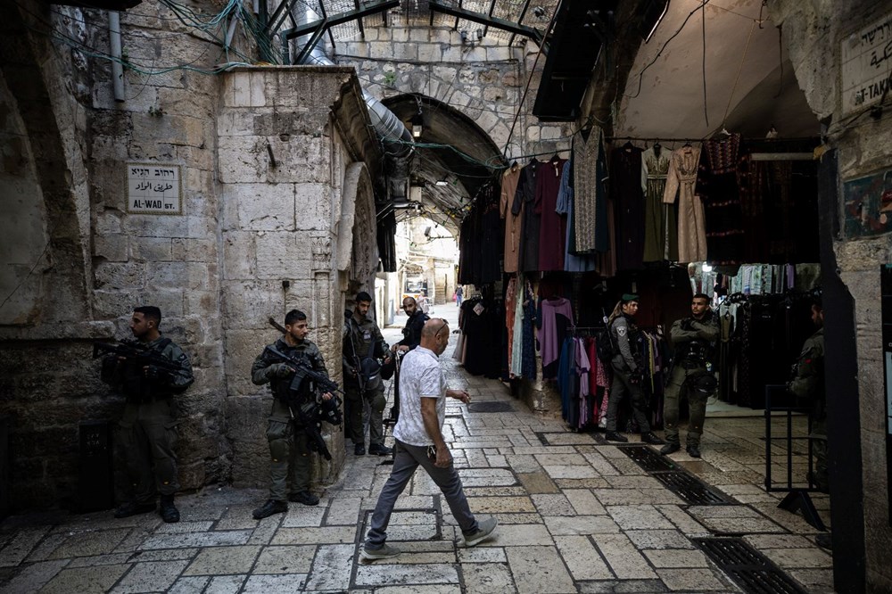 İsrail'den cuma namazı öncesi Mescid-i Aksa ve çevresinde yoğun güvenlik önlemleri - 3