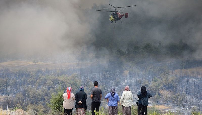 Bilecik'teki orman yangınında alevlerle mücadele