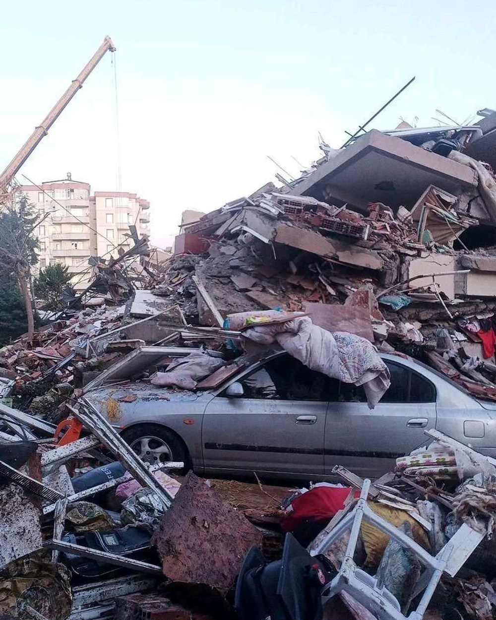 Depremde 150 kişinin öldüğü sitenin zemin etüdü göz kararıyla yapılmış - 8