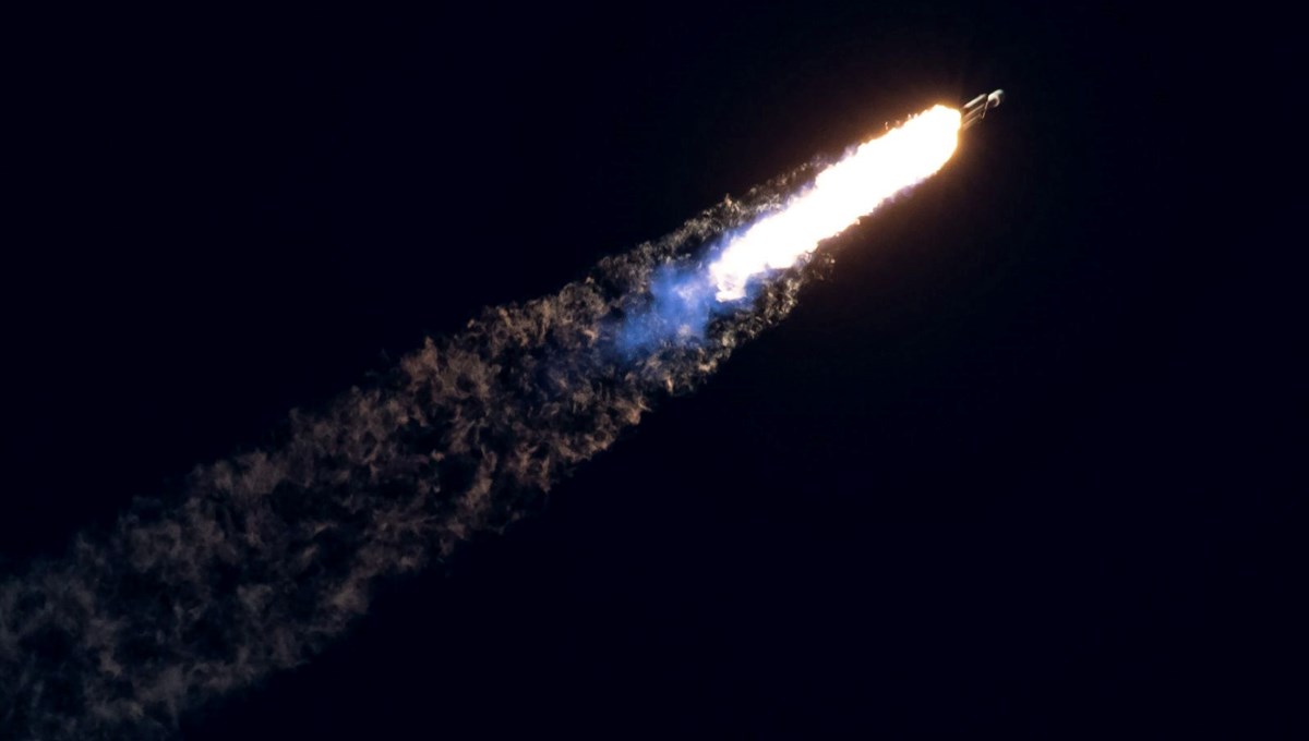 SpaceX, ABD Uzay Kuvvetleri'ne ait askeri iletişim uydusunu fırlattı