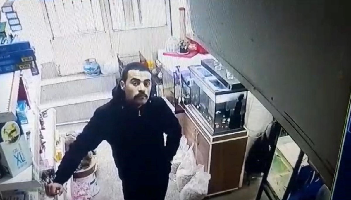 Müşteri gibi geldiği iş yerinde araç çalıp kayıplara karıştı Müşteri gibi geldiği iş yerinde araç çalıp kayıplara karıştı