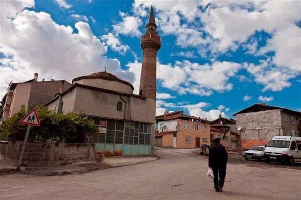 500 yıllık caminin duvarından Roma dönemine ait taşlar çıktı - 1
