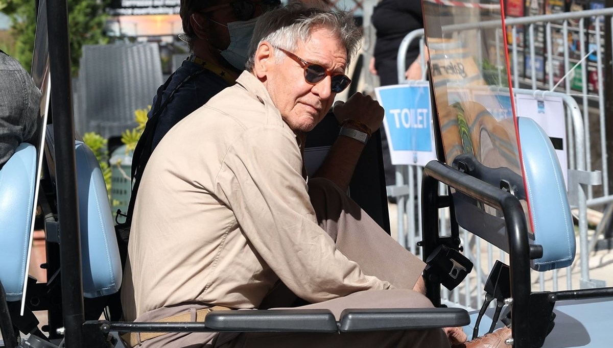 Harrison Ford'un düşürdüğü kredi kartını turist buldu