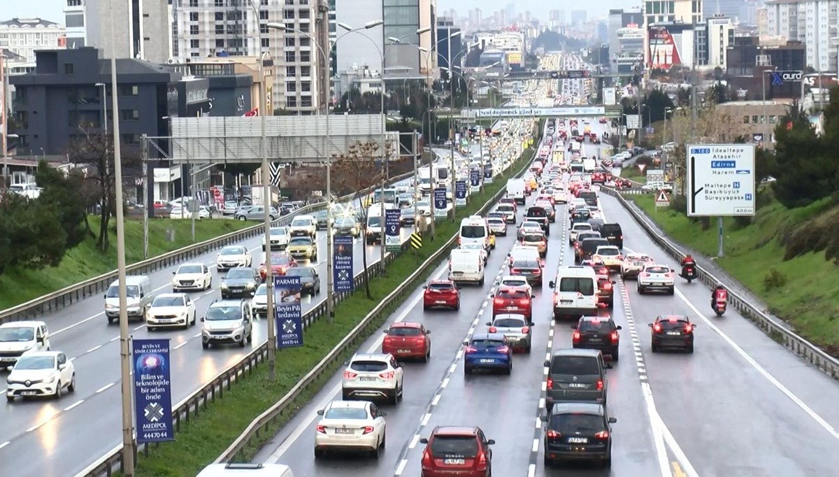 Haftanın ilk iş gününde trafik yoğunluğu